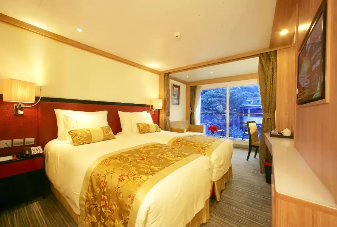 Deck 2 · Deluxe Twin Stateroom
