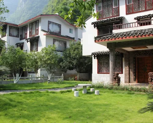 Yangshuo New Weststreet International Hotel